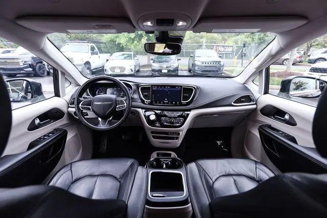 2022 Chrysler Pacifica Hybrid Touring L