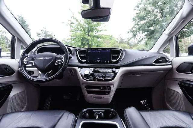 2022 Chrysler Pacifica Hybrid Touring L