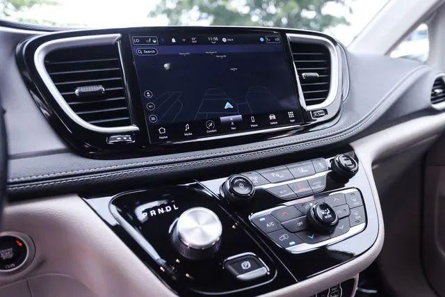 2022 Chrysler Pacifica Hybrid Touring L
