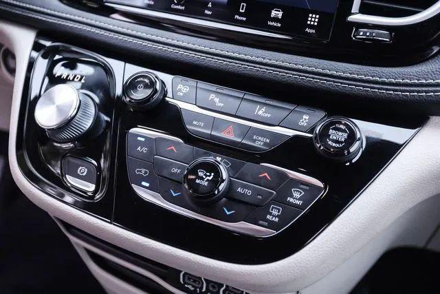 2022 Chrysler Pacifica Hybrid Touring L