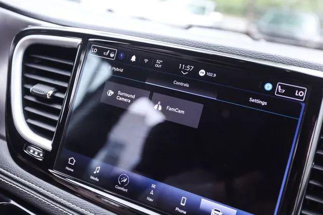 2022 Chrysler Pacifica Hybrid Touring L