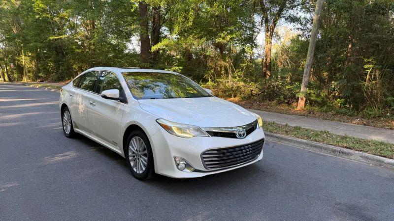 2013 Toyota Avalon Hybrid XLE Premium