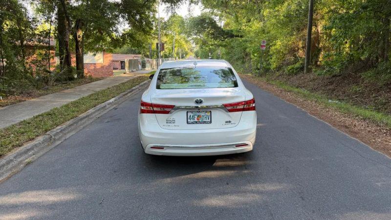 2013 Toyota Avalon Hybrid XLE Premium