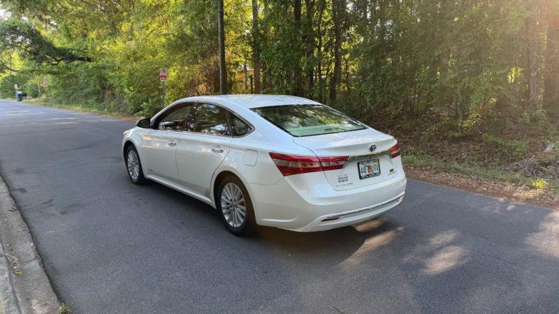 2013 Toyota Avalon Hybrid XLE Premium