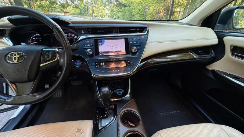 2013 Toyota Avalon Hybrid XLE Premium