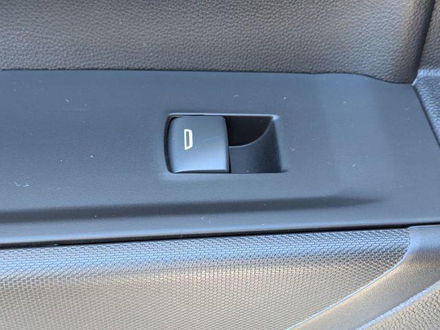 2026 Chevrolet Silverado 1500 4WD Crew Cab Short Bed Custom