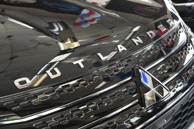 2023 Mitsubishi Outlander PHEV SEL S-AWC