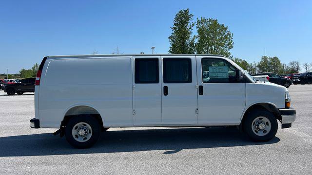 2026 Chevrolet Express Cargo Van 3500 Extended Wheelbase, WT, RWD