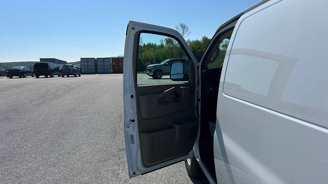 2026 Chevrolet Express Cargo Van 3500 Extended Wheelbase, WT, RWD