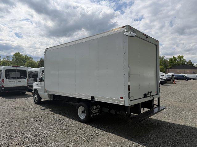2027 Ford E-Series Cutaway Box Dry Freight