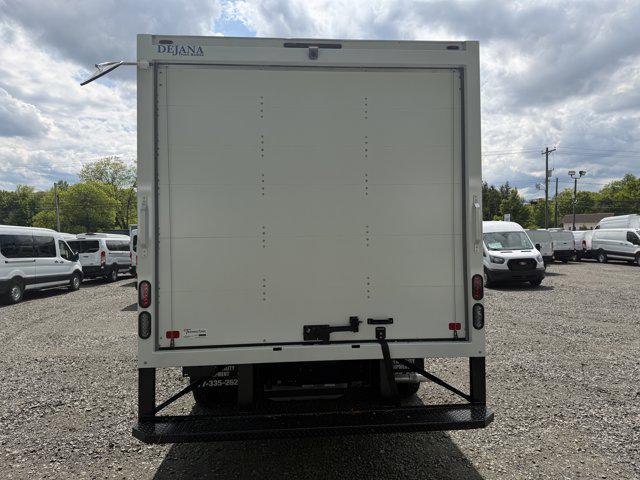 2027 Ford E-Series Cutaway Box Dry Freight