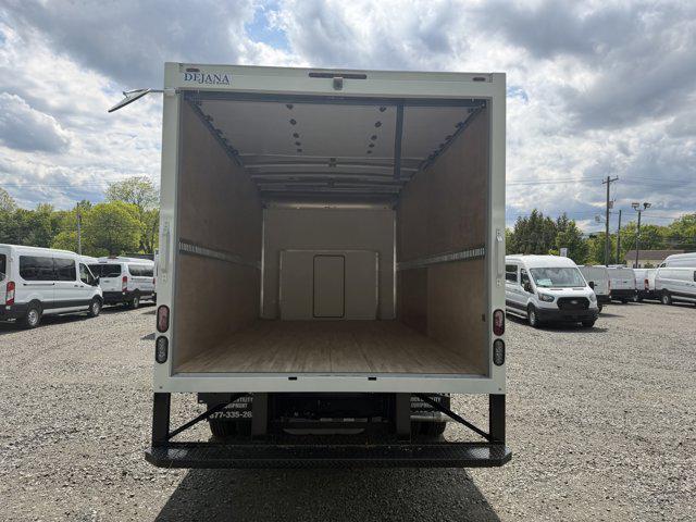 2027 Ford E-Series Cutaway Box Dry Freight