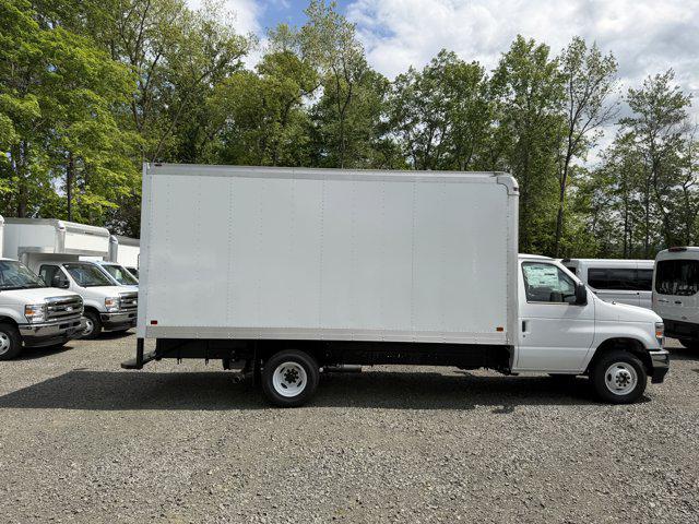 2027 Ford E-Series Cutaway Box Dry Freight