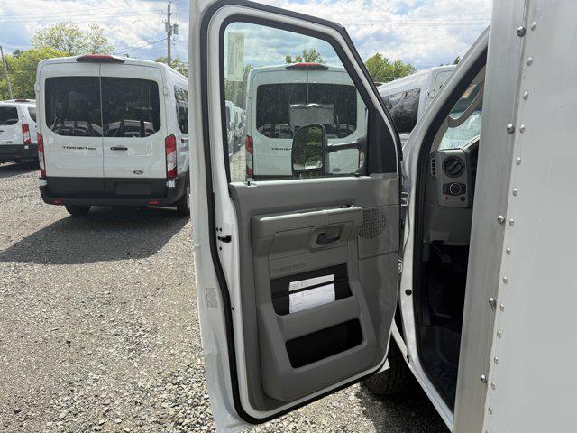 2027 Ford E-Series Cutaway Box Dry Freight