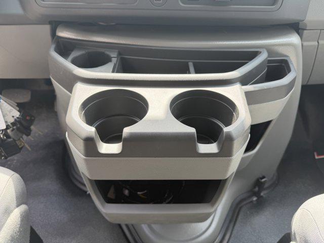 2027 Ford E-Series Cutaway Box Dry Freight