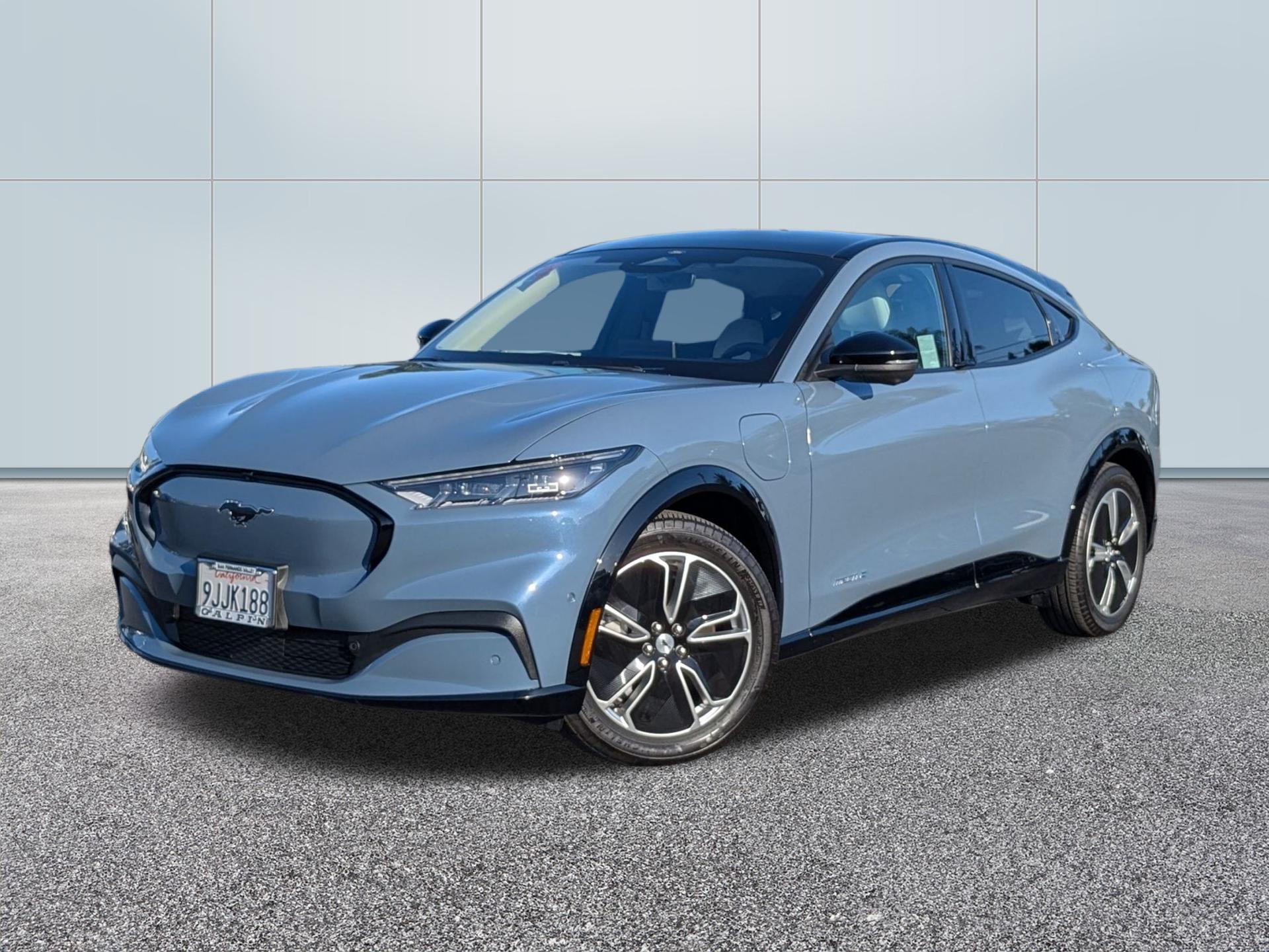 2023 Ford Mustang-Mach-e Premium's photo