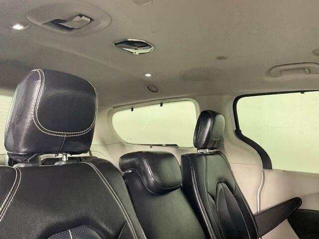 2022 Chrysler Pacifica Touring L
