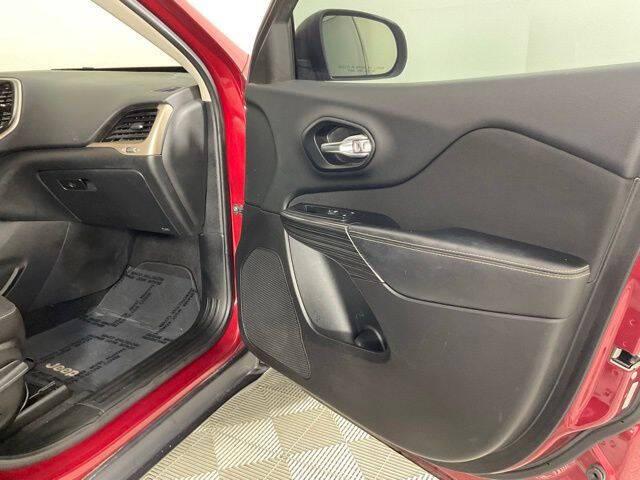 2016 Jeep Cherokee Sport