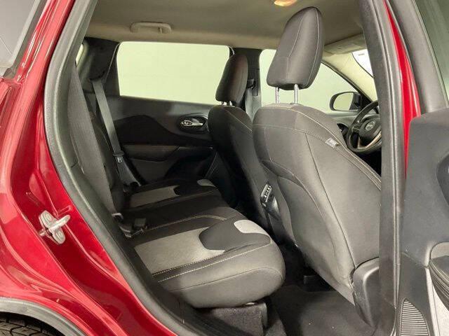 2016 Jeep Cherokee Sport