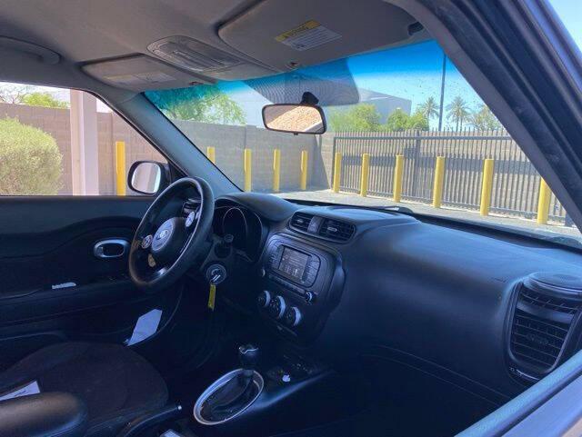 2018 Kia Soul Base 4dr Crossover 6A