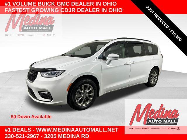 2022 Chrysler Pacifica Touring L AWD for sale in Medina, OH