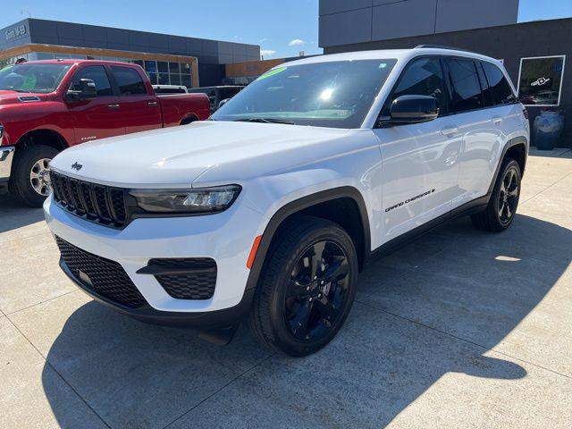 2023 Jeep Grand Cherokee Altitude 4x4