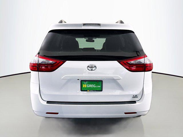 2020 Toyota Sienna LE
