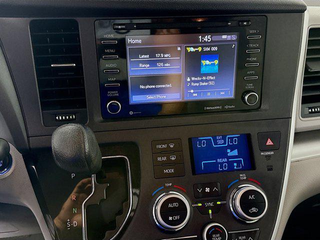 2020 Toyota Sienna LE