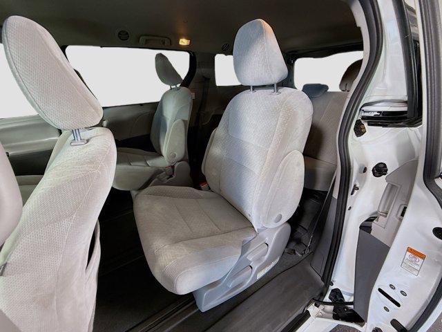 2020 Toyota Sienna LE