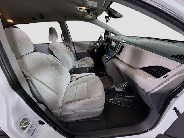 2020 Toyota Sienna LE