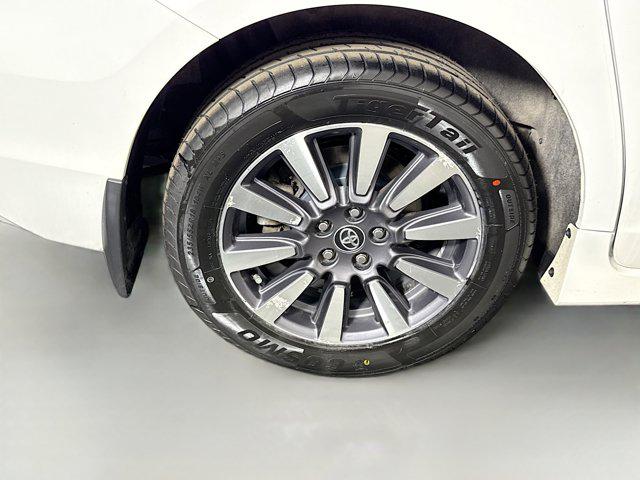 2020 Toyota Sienna LE