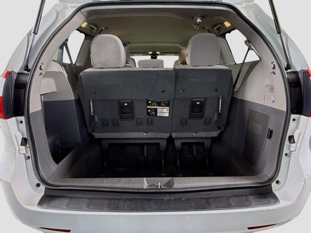 2020 Toyota Sienna LE