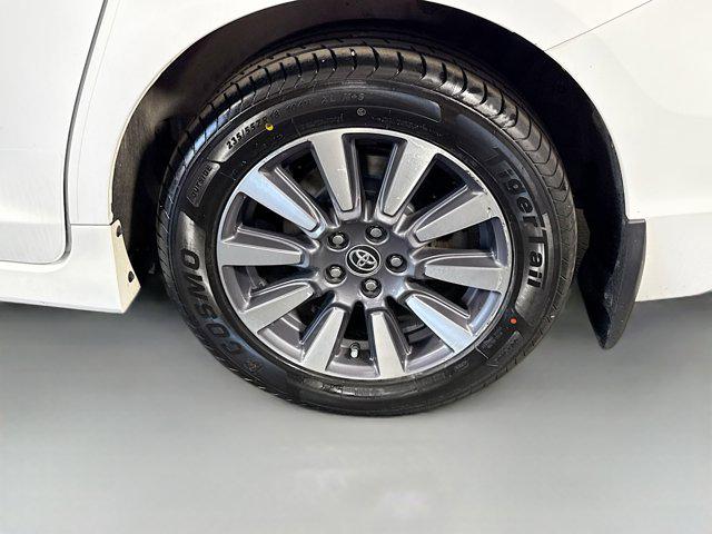 2020 Toyota Sienna LE