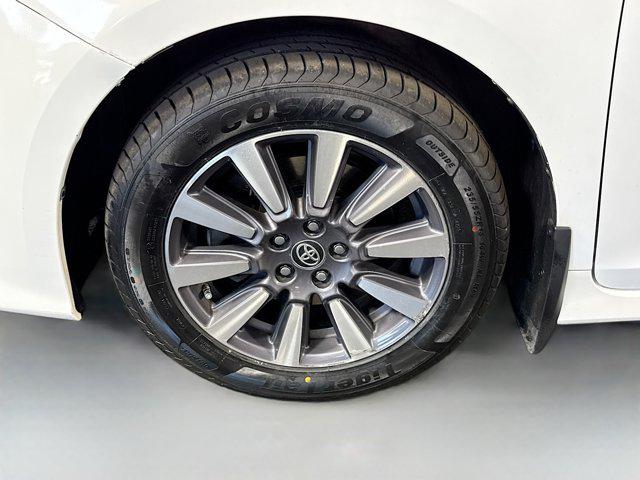 2020 Toyota Sienna LE
