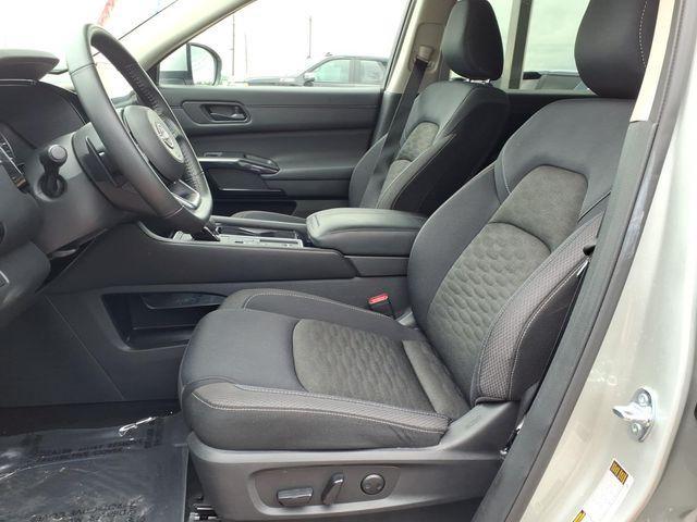 2025 Nissan Pathfinder SV FWD
