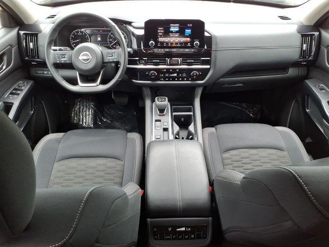 2025 Nissan Pathfinder SV FWD