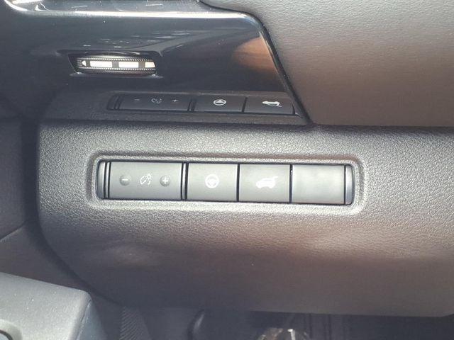 2025 Nissan Pathfinder SV FWD