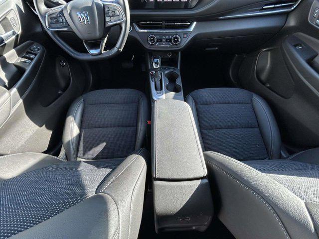 2025 Buick NV Preferred FWD