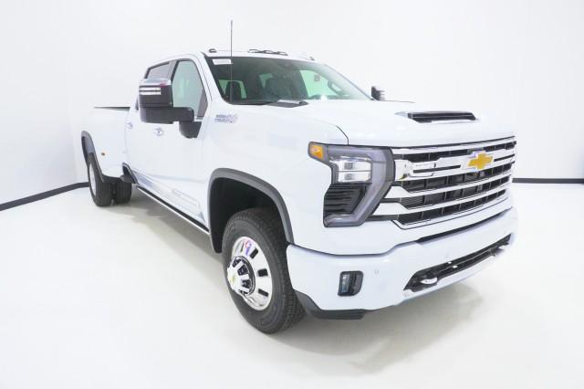 2026 Chevrolet Silverado 3500HD Crew Cab, Long Bed, High Country Dual Rear Wheel, RWD