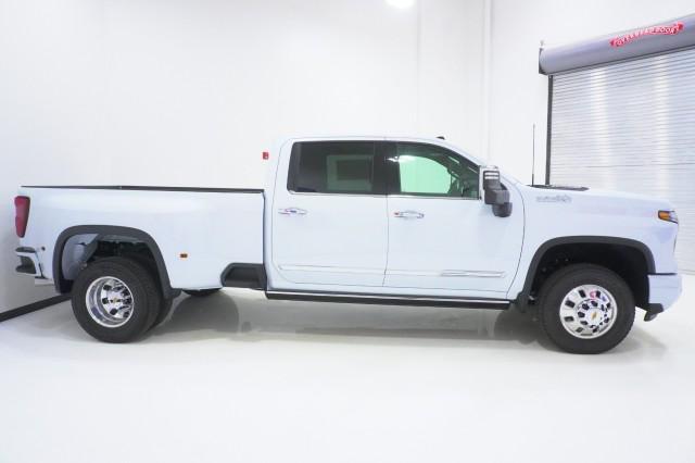 2026 Chevrolet Silverado 3500HD Crew Cab, Long Bed, High Country Dual Rear Wheel, RWD