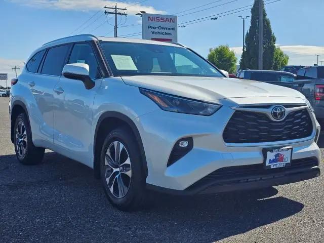 2022 Toyota Highlander XLE for sale in Burlington, WA