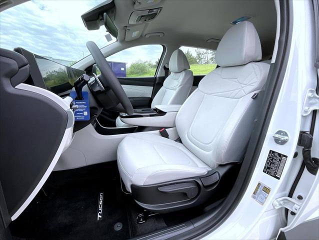 2026 Hyundai Tucson Hybrid Blue SE