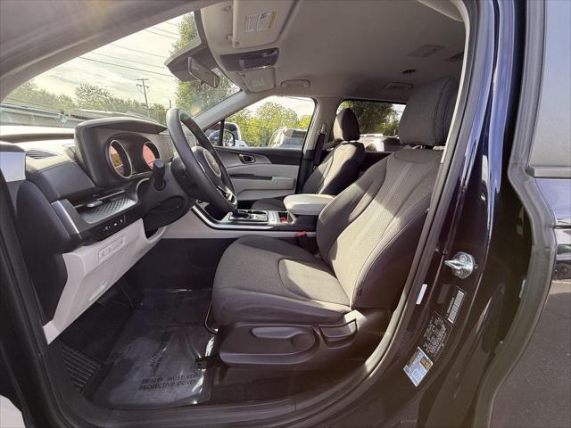 2023 Kia Carnival MPV LX
