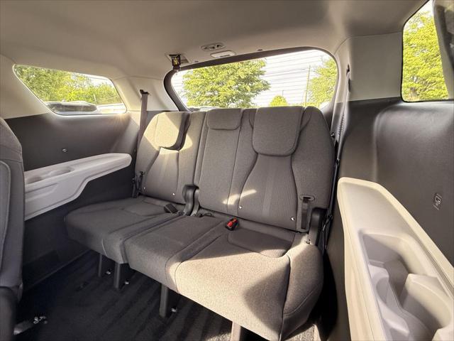 2023 Kia Carnival MPV LX