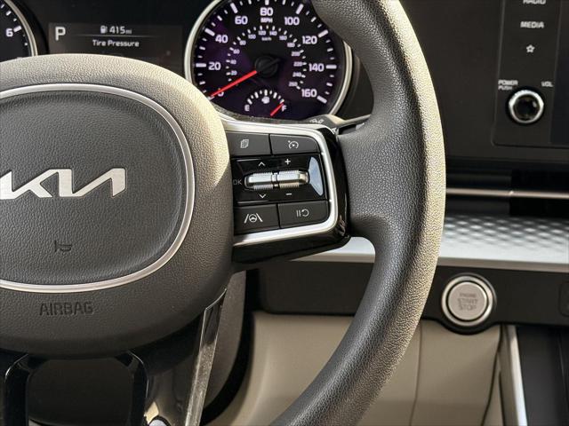 2023 Kia Carnival MPV LX