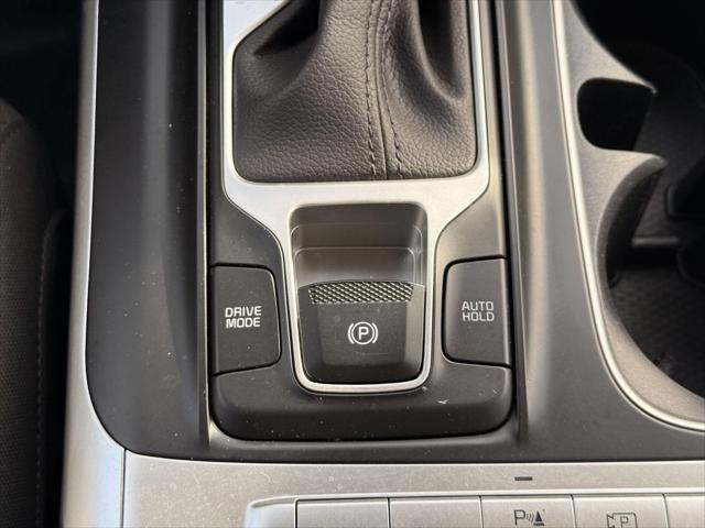 2023 Kia Carnival MPV LX