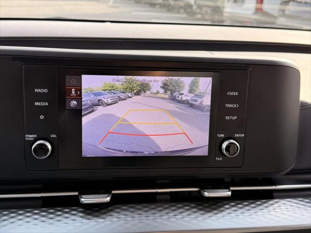 2023 Kia Carnival MPV LX