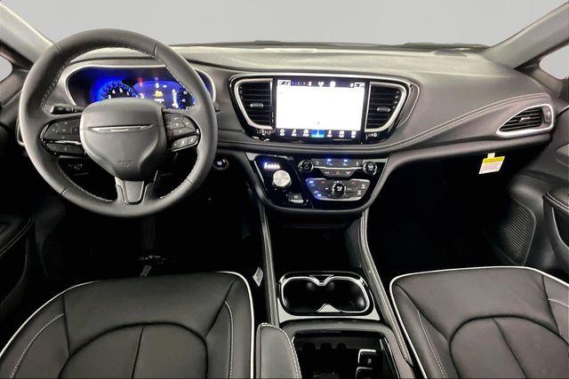 2027 Chrysler Pacifica Limited AWD