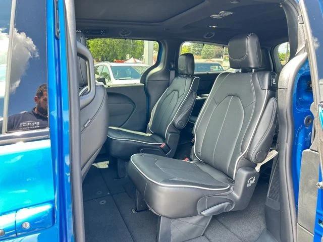 2027 Chrysler Pacifica Limited