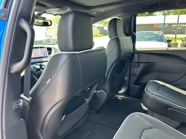 2027 Chrysler Pacifica Limited